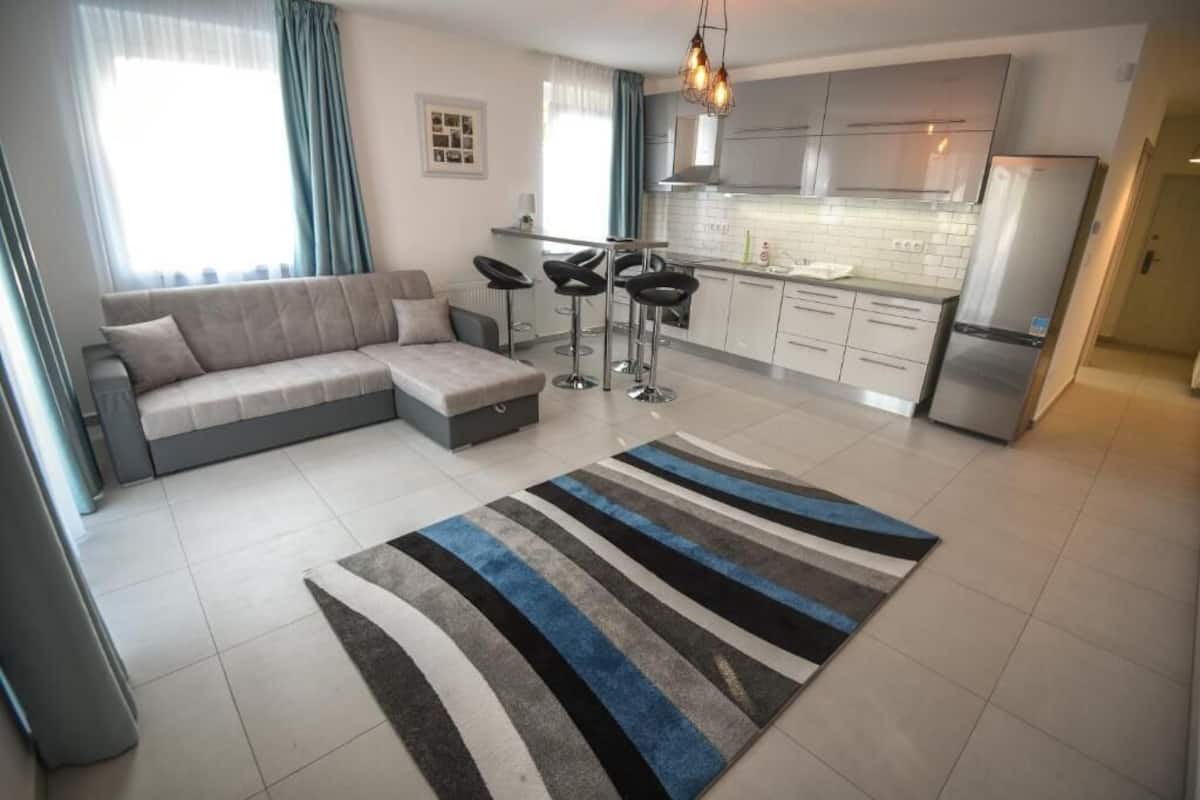 Apartment, 1 Bedroom | Living area