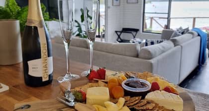 Romantic Couples Waterfront Escape