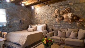 Superior Studio (2 Adults) | 1 bedroom, Select Comfort beds, minibar, in-room safe