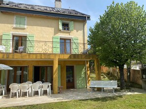Ulkoruokailutilat