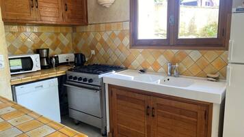 Réfrigérateur, micro-ondes, lave-vaisselle