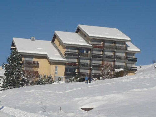 Bright studio cabin with parking in Villard-de-Lans