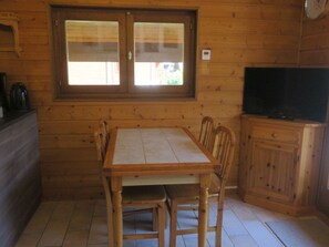 Dining - 6-person apartment with south-facing balcony and parking in Châtel (Châtel)