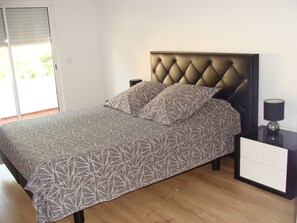 2 Schlafzimmer, Bügeleisen/Bügelbrett, Reisekinderbett, kostenloses WLAN