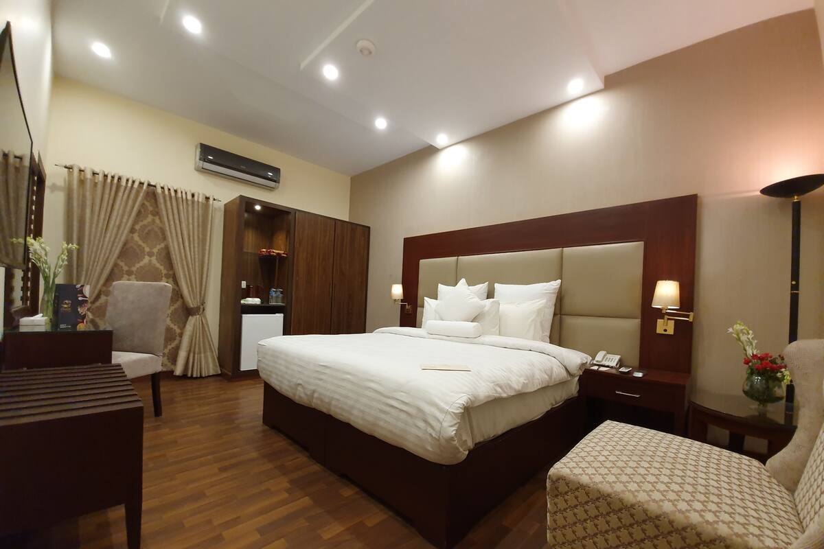 1 phòng ngủ, bộ đồ giường cao cấp, chăn bông, nệm Select Comfort