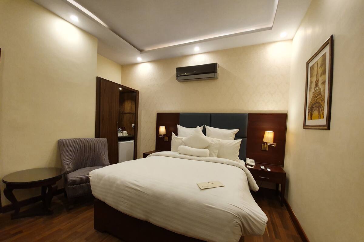 1 phòng ngủ, bộ đồ giường cao cấp, chăn bông, nệm Select Comfort