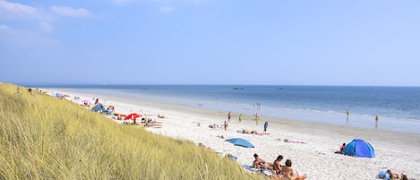 Una playa cerca