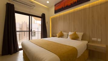 Standard Double Room | Desk, soundproofing, iron/ironing board, free WiFi