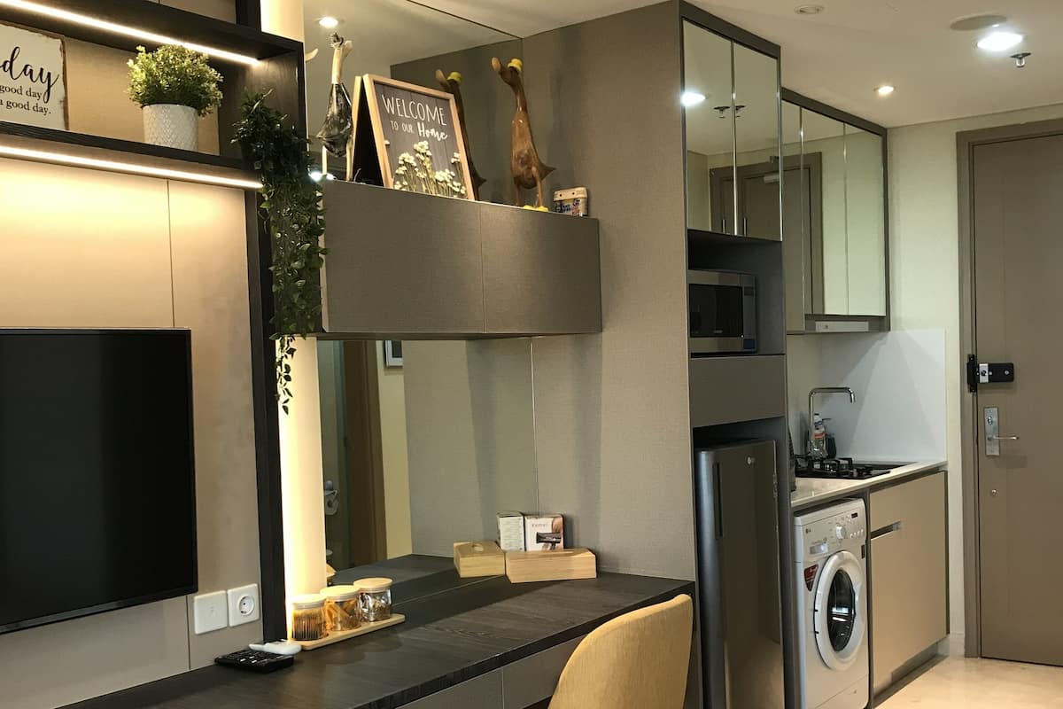 Minibar, desk, laptop workspace, blackout curtains