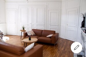 Fernseher, Kamin