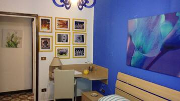 2 bedrooms, desk, iron/ironing board, WiFi