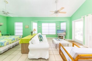 TV - Ridgetop cottage for 2 at Dragon Cay Resort, Mudjin Harbour (Mudjin Harbor)