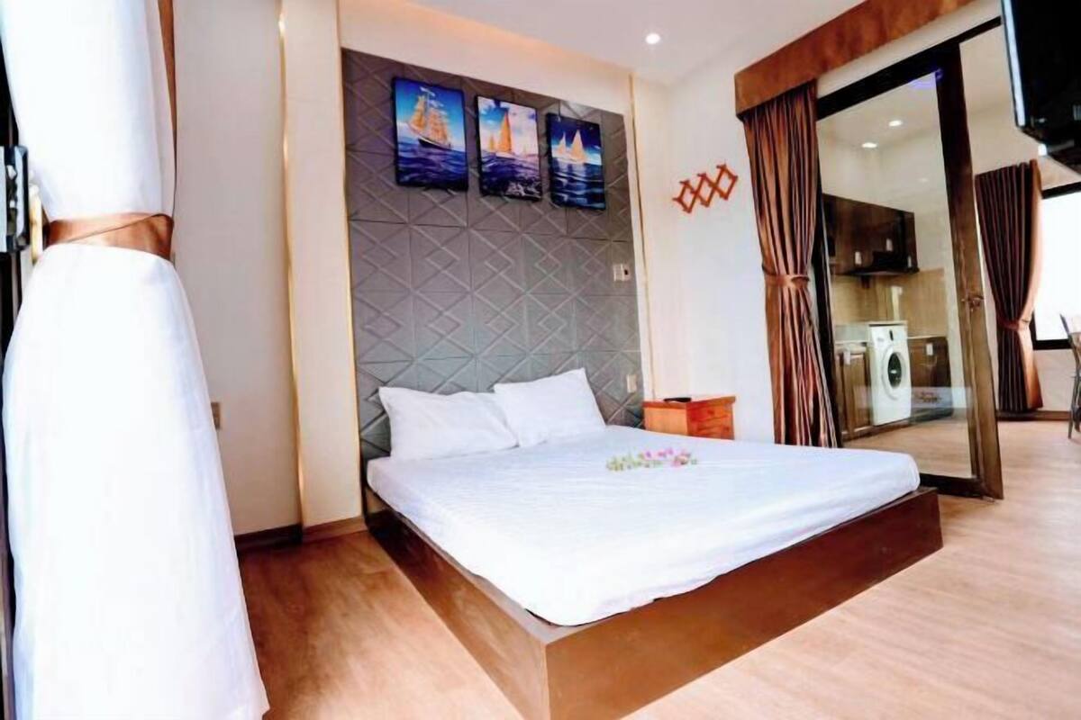 1 bedroom, pillowtop beds, in-room safe, individually decorated