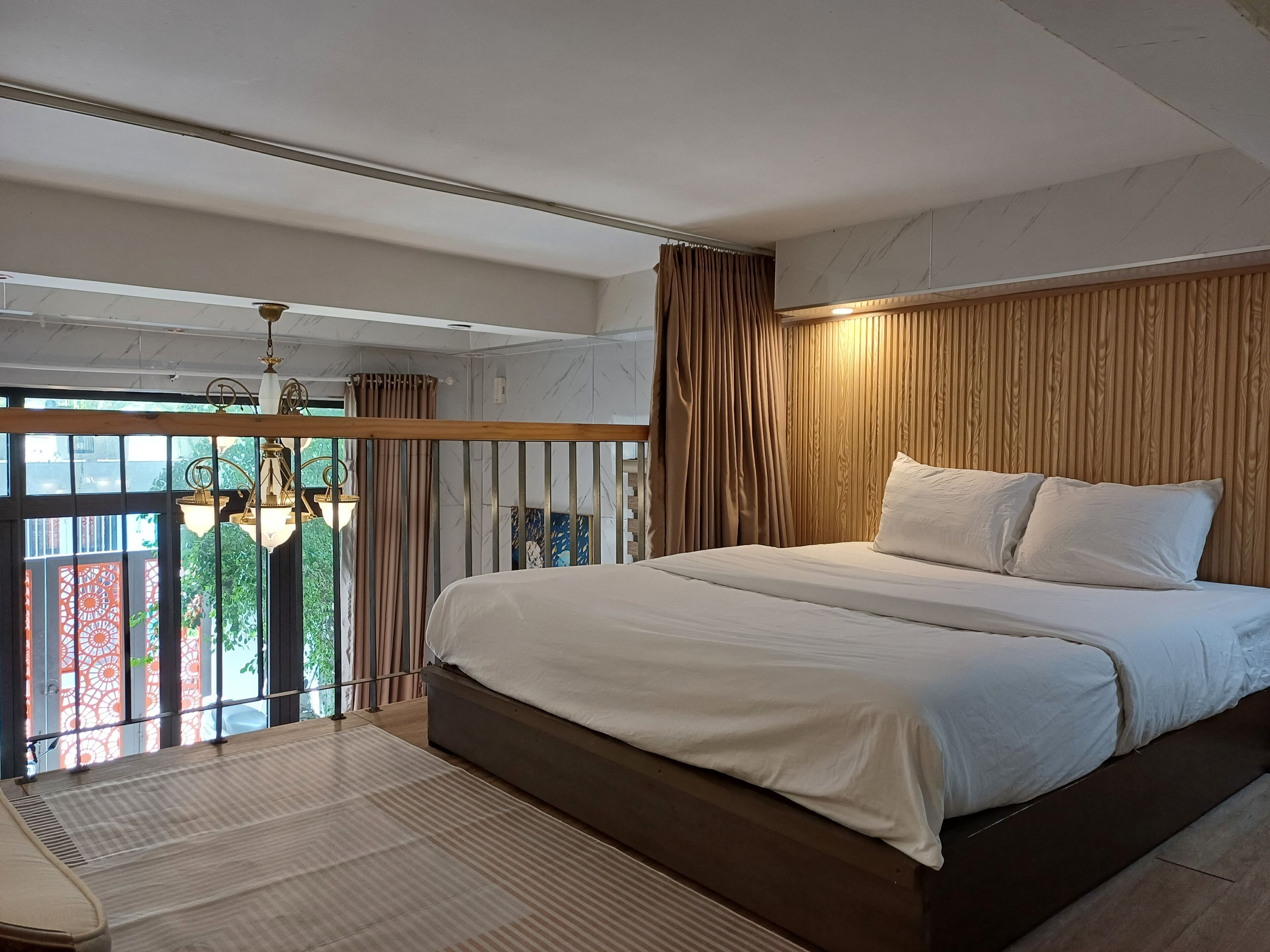 Family Apartment, 1 Bedroom, Smoking, Kitchen | Pillowtop beds, in-room safe, individually decorated