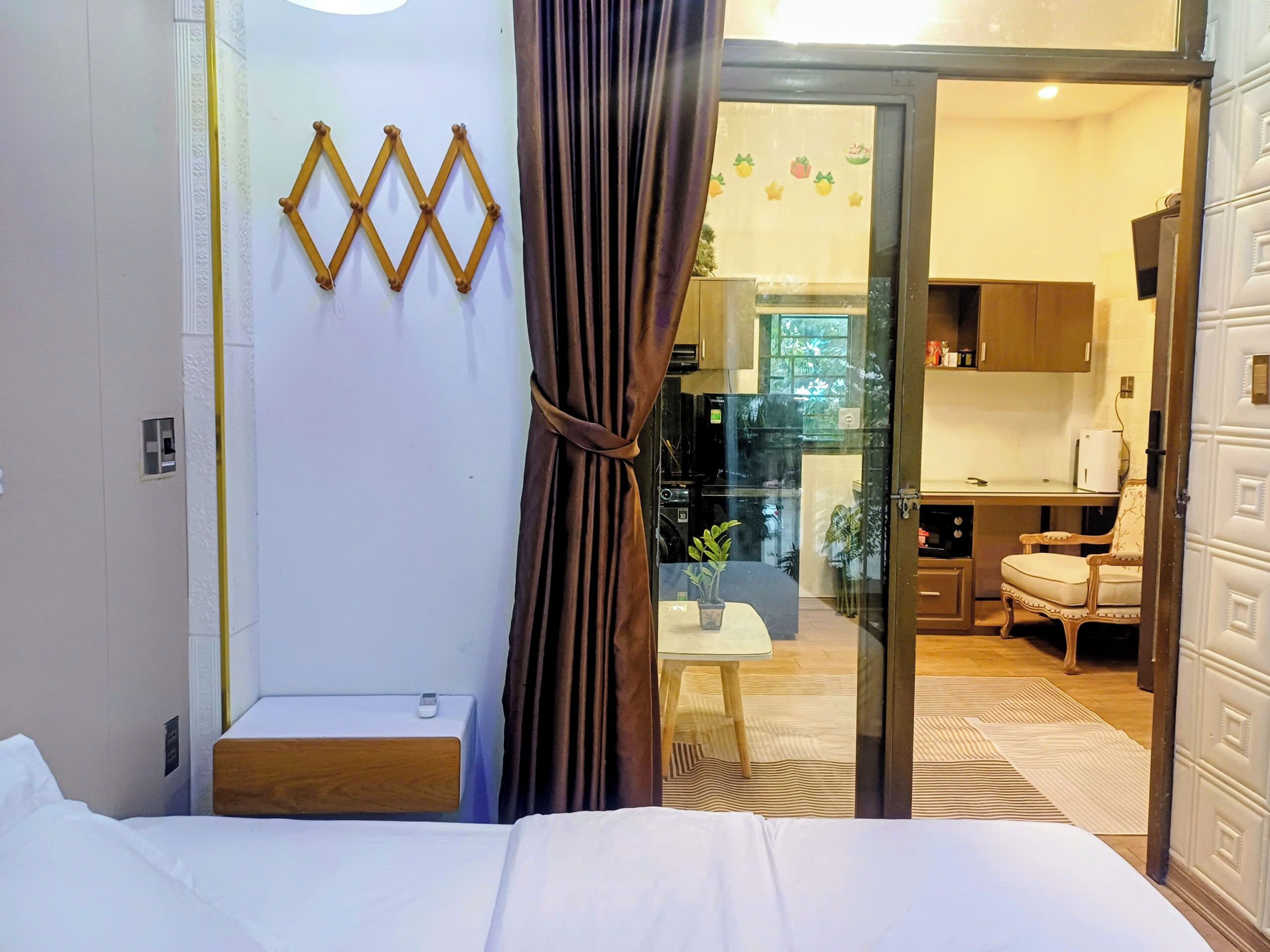 Økonomileilighet, 1 dobbeltseng, fjellutsikt | Senger med overmadrass, safe på rommet og individuelt dekorert