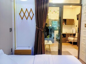 Economy-Apartment, 1 Doppelbett, Bergblick | Pillowtop-Betten, Zimmersafe, individuell dekoriert