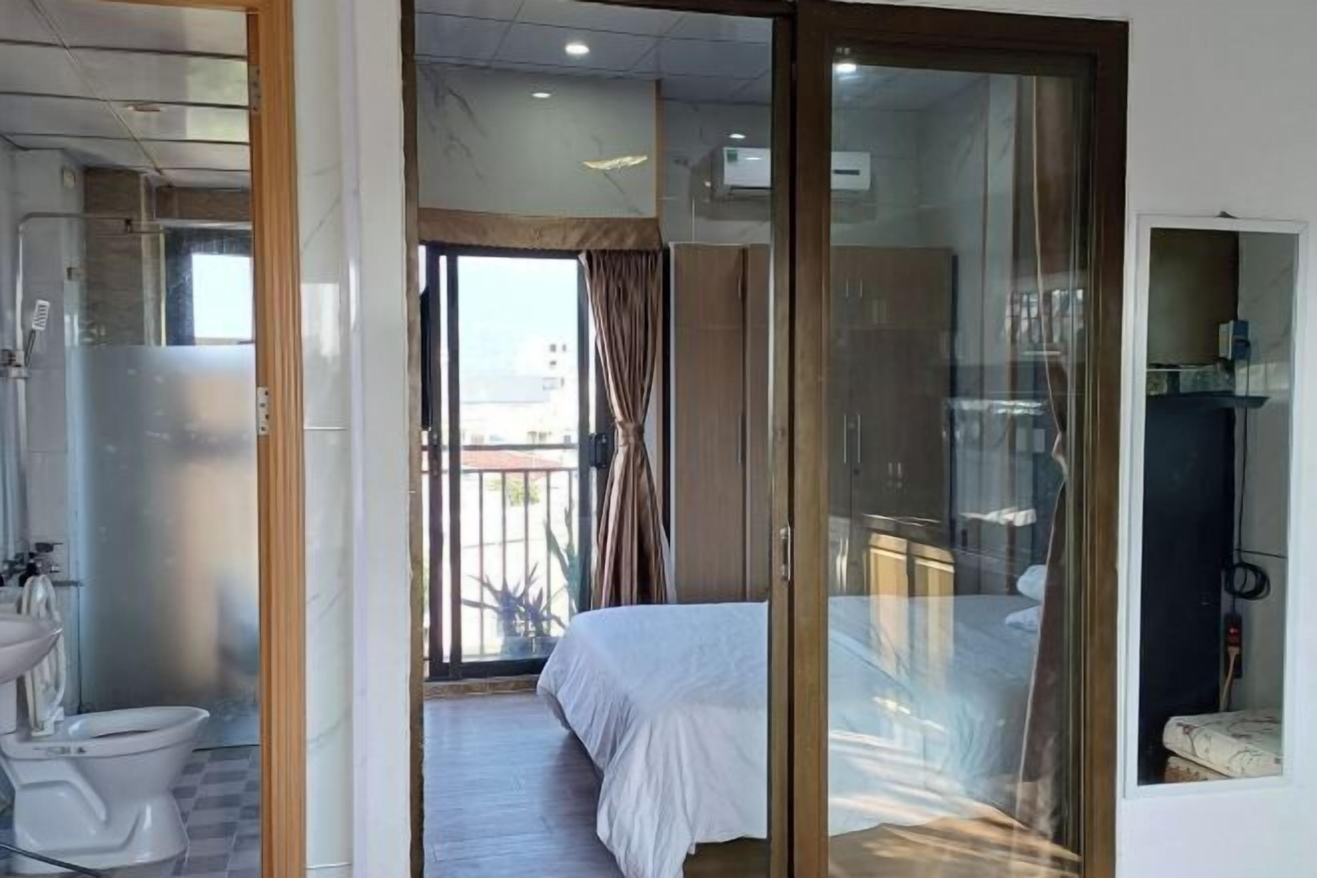 ピロートップベッド、セーフティボックス (室内)、客室ごとに異なる装飾、客室ごとに異なるインテリア