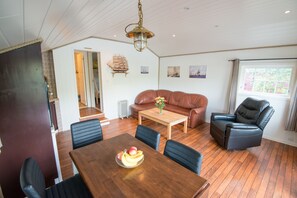 Classic Cabin | Living area - Fagervik Camping (Vestnes)
