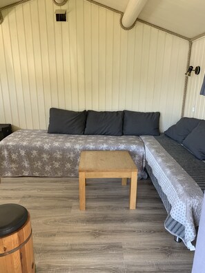 Stuga Economy | Unika möbler och sängkläder