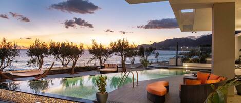 Outdoor pool, a heated pool