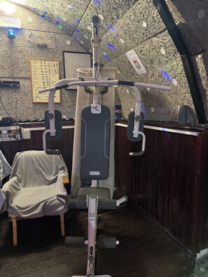 Fitness facility - Whole basement former pub 5 for Stag do (VIII. kerület)