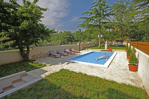 Pool, grill, WiFi, bicycles, table tennis, dishwasher, washing machine