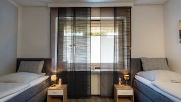 3 bedrooms, iron/ironing board, travel crib, free WiFi