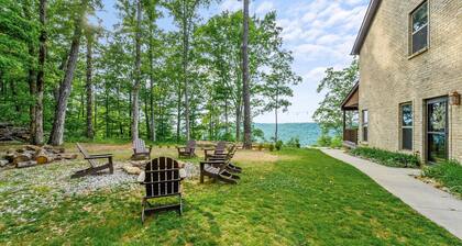 Beautiful Monteagle Bluff Mountain Home Sleeps 12