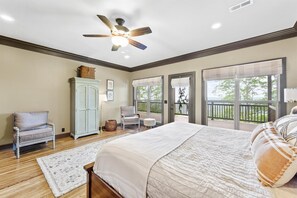5 bedrooms, desk, iron/ironing board, free WiFi