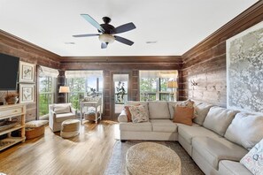 Smart TV, video games, DVD player, table football - Beautiful Monteagle Bluff Mountain Home Sleeps 12 (Monteagle)