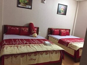 双人房 | 遮光窗帘、免费 WiFi、床单