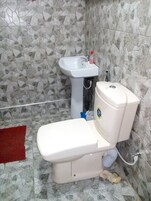 Ducha, cabezal de ducha tipo lluvia, toallas