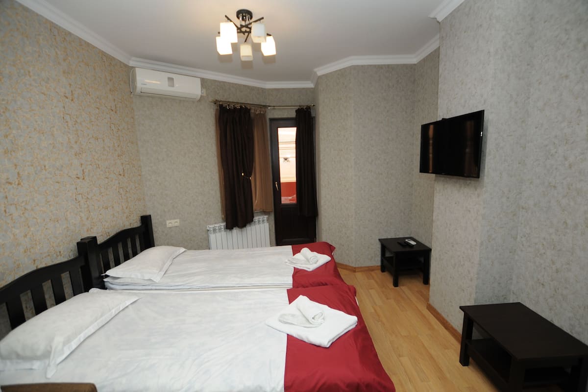 Basic Triple Room | Free WiFi
