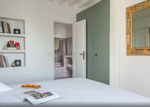 1 bedroom, iron/ironing board, free WiFi, bed sheets - Live Like A Parisian (Paris)
