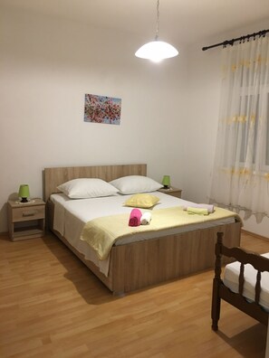 1 habitación, wifi gratis y ropa de cama