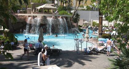 Ylös kääntymällä pilvissä Ylellinen korkean asunnon huoneisto 1 BR / 2 Bath Las Vegas