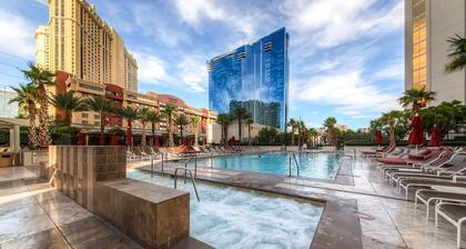 Ylös kääntymällä pilvissä Ylellinen korkean asunnon huoneisto 1 BR / 2 Bath Las Vegas