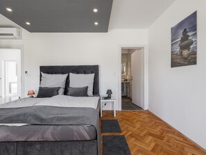 6 dormitorios, tabla de planchar con plancha, wifi gratis y ropa de cama