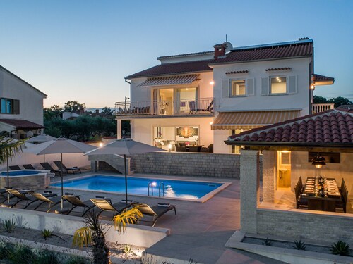 Villa Anela with pool in Porec, Istria