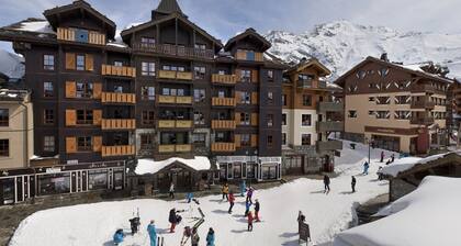 Les Arcs 1950 ski to door! Spacious 54m² 2 bedroom apartment sleeps 6