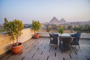 Restaurant - New Pyramids Eyes (Giza)
