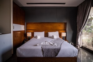 Double or Twin Room, City View | Egyptian cotton sheets, premium bedding, pillow-top beds, minibar - New Pyramids Eyes (Giza)