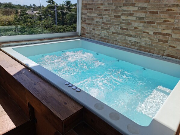 Tina de hidromasaje interior