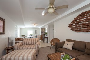 Smart TV, DVD player