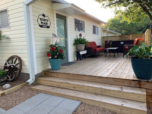 Kuby's Place, Downtown Shiner Casita