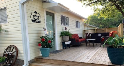 Kuby's Place, Downtown Shiner Casita