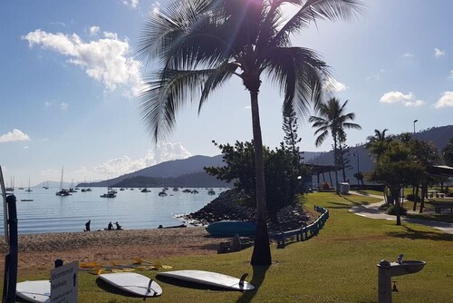 Daydreaming Airlie Beach Water views &amp; moments to boardwalk.