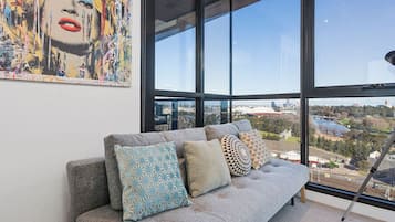 Smart TV, video games