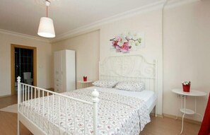 Superior Apartment, 3 Bedrooms | In-room safe, iron/ironing board, free WiFi, bed sheets - Halkalı Ocean Suites (Istanbul)