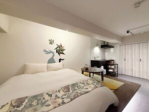 Iron/ironing board, WiFi, bed sheets